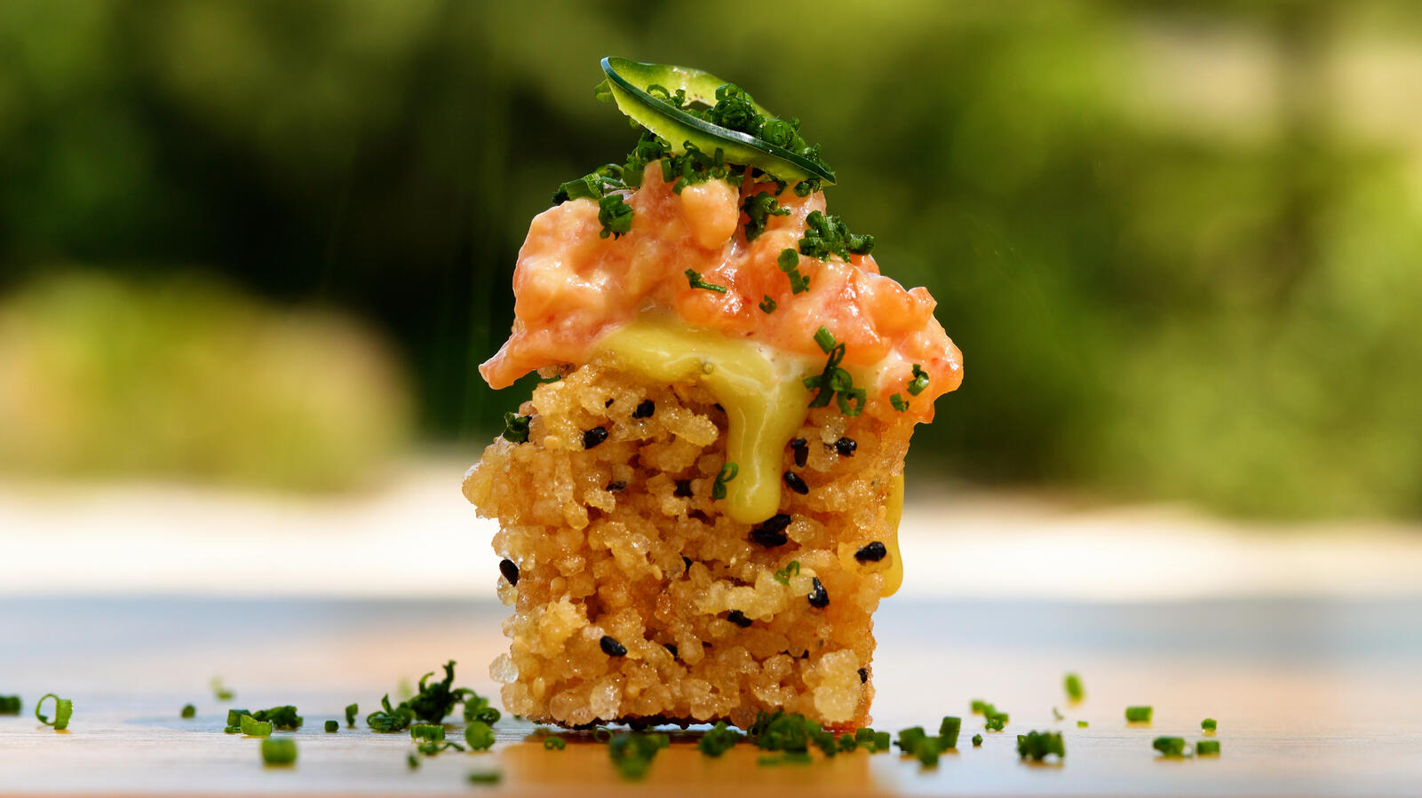 Spicy salmon crispy rice, fine dining by an Algarve private chef Spicy salmon crispy rice, fine dining by an Algarve private chef